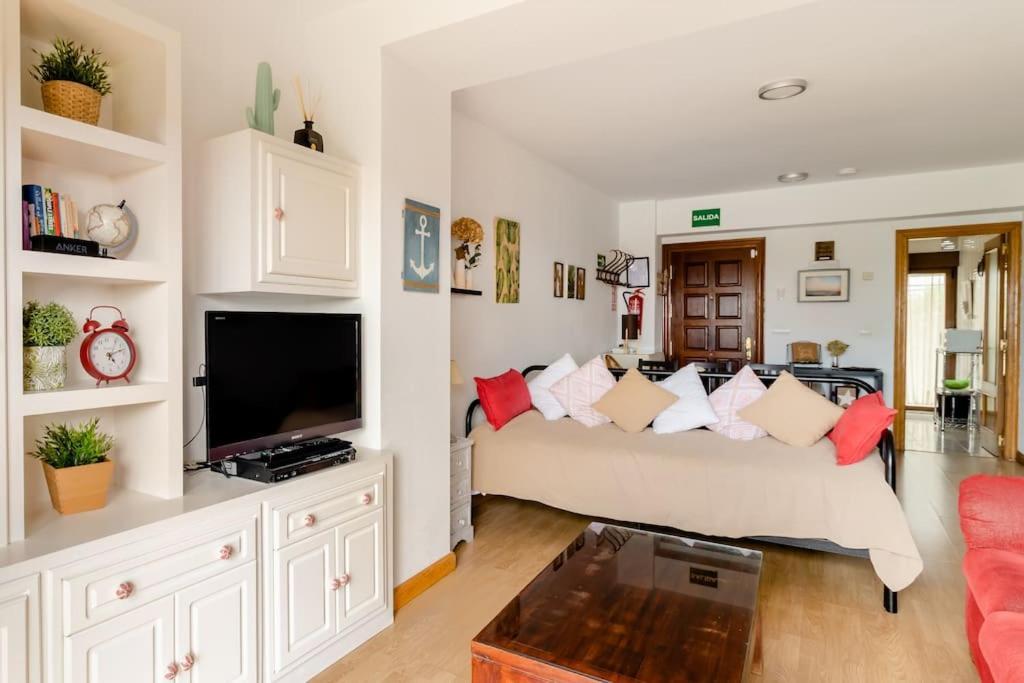Casa De Las Flores - Apartamento Con Jardin Privado Frente A La Playa De โกมิญาส ภายนอก รูปภาพ