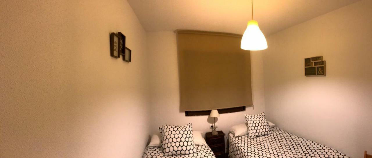 Casa De Las Flores - Apartamento Con Jardin Privado Frente A La Playa De โกมิญาส ภายนอก รูปภาพ