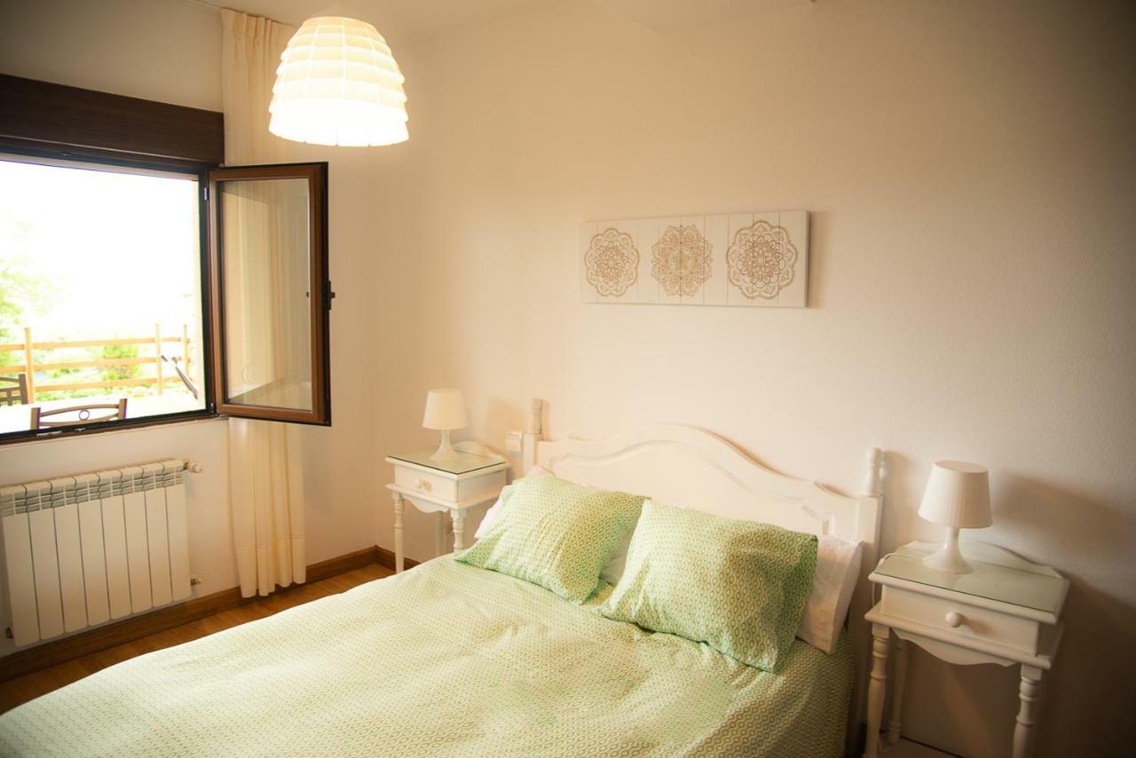 Casa De Las Flores - Apartamento Con Jardin Privado Frente A La Playa De โกมิญาส ภายนอก รูปภาพ