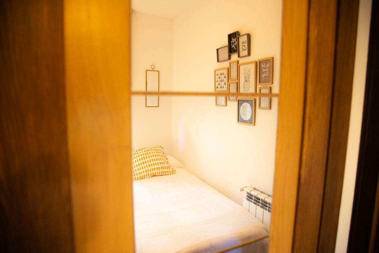 Casa De Las Flores - Apartamento Con Jardin Privado Frente A La Playa De โกมิญาส ภายนอก รูปภาพ